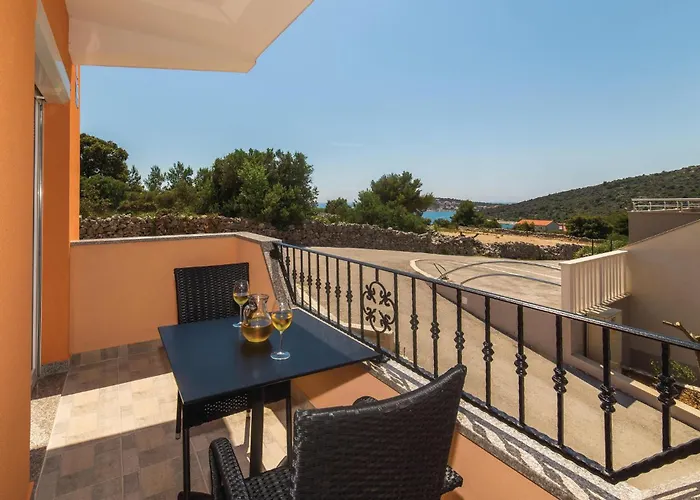 Two-bedroom In Apartmán Sevid